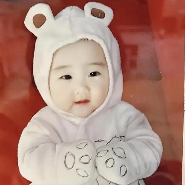 DƬ